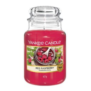 Staklena sveća Yankee Candle sa mirisom crvene maline.
