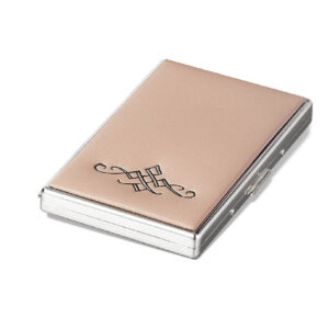 Kožna futrola sa ukrasnim uzorkom u uglu