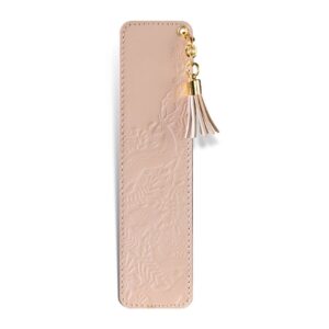 OBELEŽIVAČ ZA KNJIGE 4 Elegantna kožna obeleživač za knjige sa zlatnim priveskom i reljefnim dizajnom