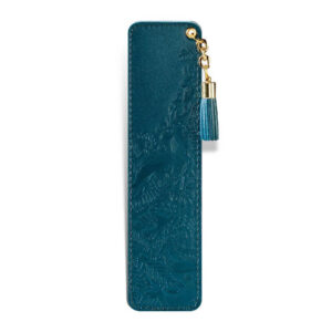 OBELEŽIVAČ ZA KNJIGE 9 Kožni plavi obeleživač za knjige sa ugraviranim šarama i zlatnim lančićem i resicom