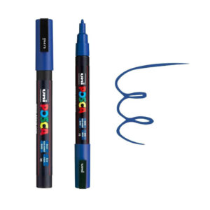 Plavi Posca marker sa poklopcem koji je uklonjen i linijom ispisanom na papiru.
