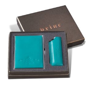 Tirkizni set kožnog novčanika i futrole za upaljač u kutiji sa brendom Princ Leather.