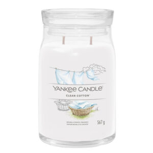 Yankee Candle sveća u staklenoj tegli sa mirisom čistog pamuka.