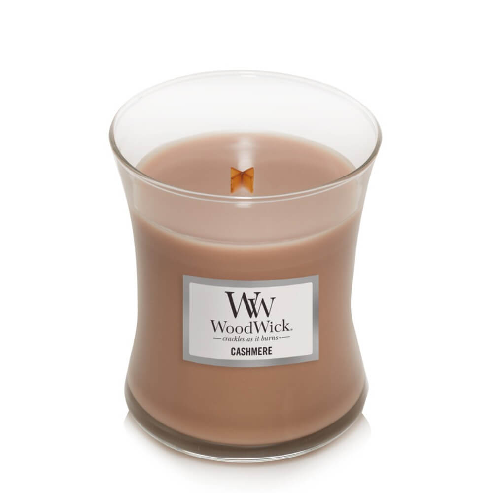 MEDIUM-CASHMERE Woodwick sveća Cashmere u staklenoj posudi sa drvenim fitiljem.