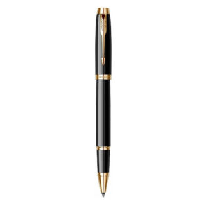 Crna Parker hemijska olovka sa zlatnim detaljima.