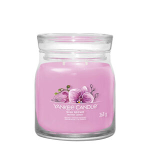 Sveća Yankee Candle miris divlje orhideje u staklenoj tegli roze boje