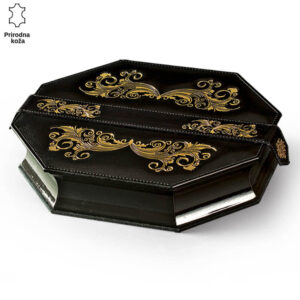 Crna kožna kutija sa zlatnim ukrasima