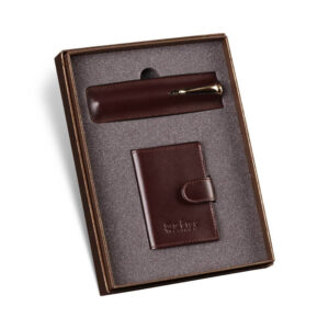Dvodelni muški poklon set. Novčanik i olovka u kožnoj futroli za olovke. Braon boje.