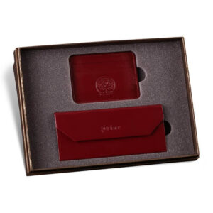 Poklon set. Bordo boje, futrola za naocare i etui za kartice.